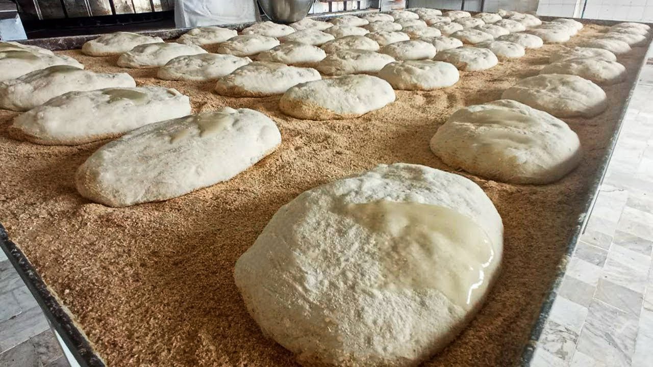 Baking the most delicious Barbari bread in IRAN| baking bread