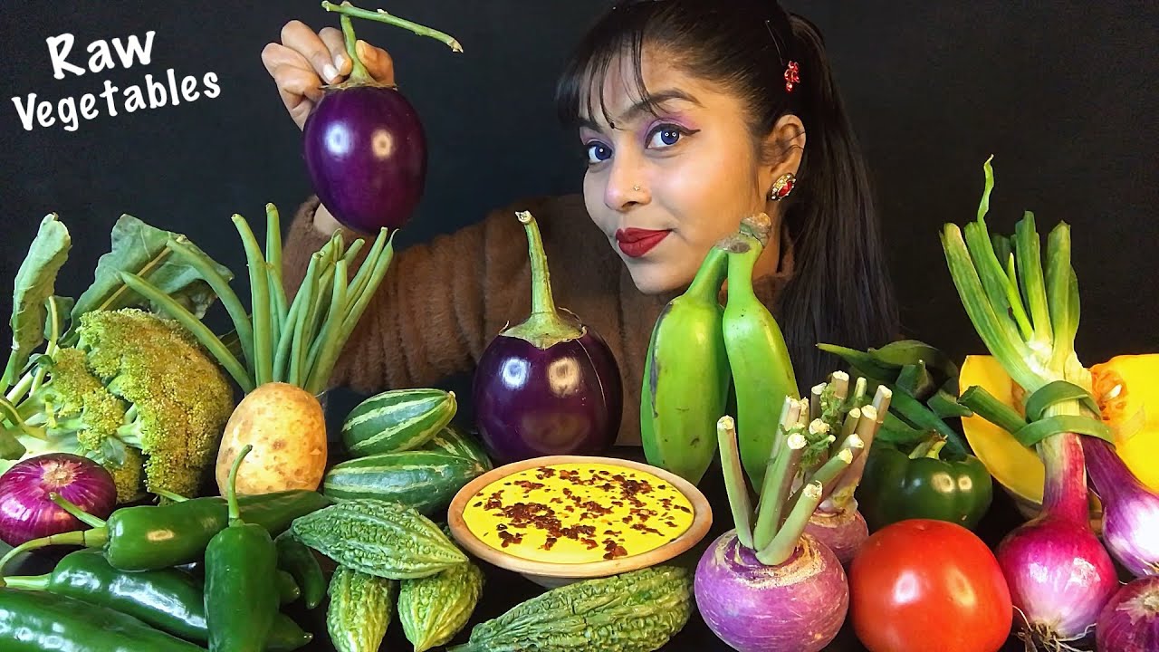 EATING RAW VEGETABLES | VEGGIES EATING ASMR | FRESH VEGETABLES RAW FOOD MUKBANG | MESSY BIG BITES