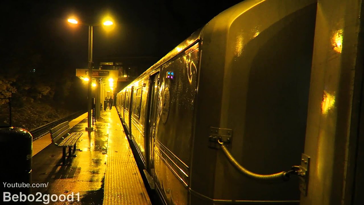 Staten Island Railway: Two Trains at Grasmere Station (60FPS)