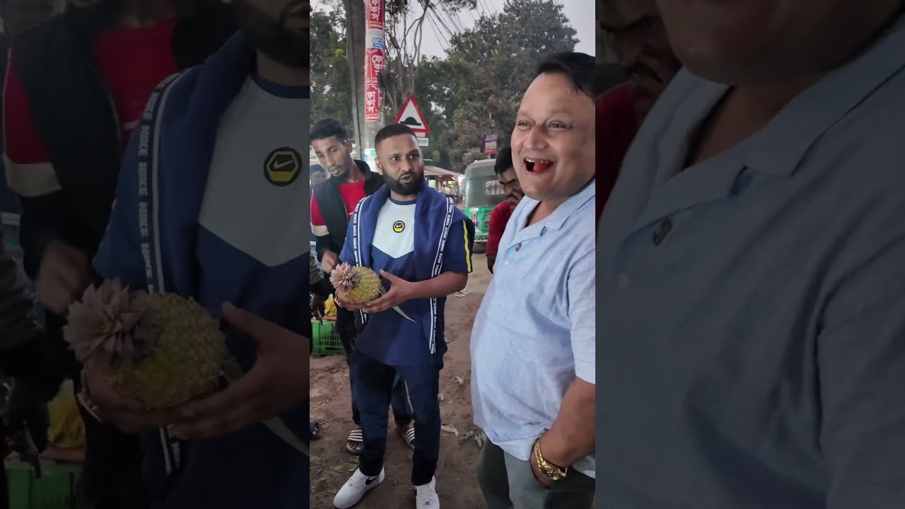 কাঁঠাল কিনতে এসে পাগলের মেলা। 