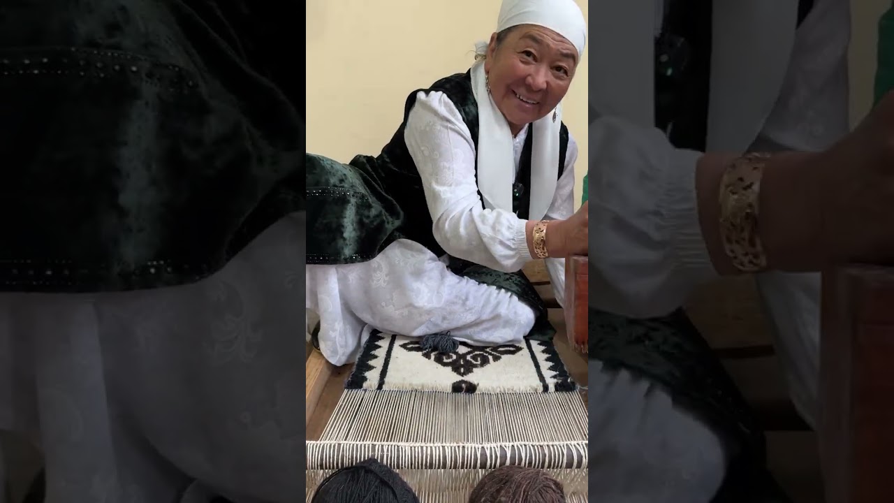 Кулунду айылында килем жасаган “Анархан” уздар тобу