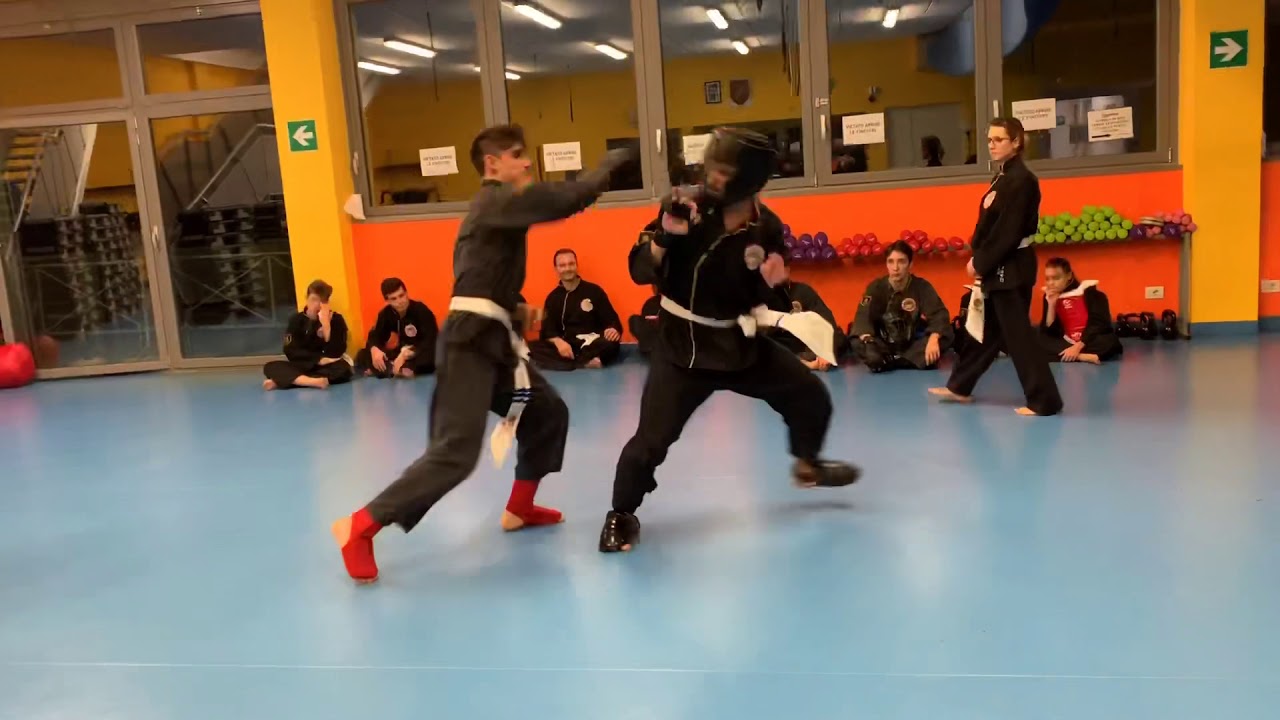 Allenamento al combattimento kung fu