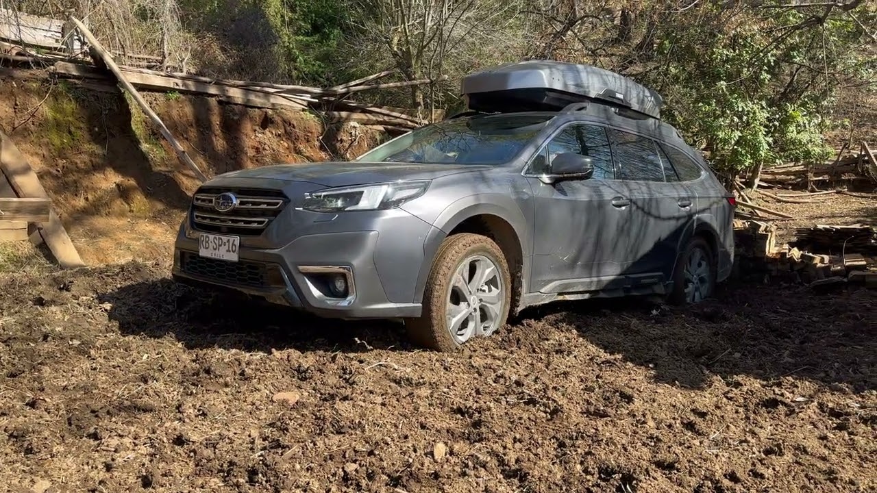 Subaru Outback XS 2021 - Pigs Mud Uphill - Falken Wildpeak - Chile