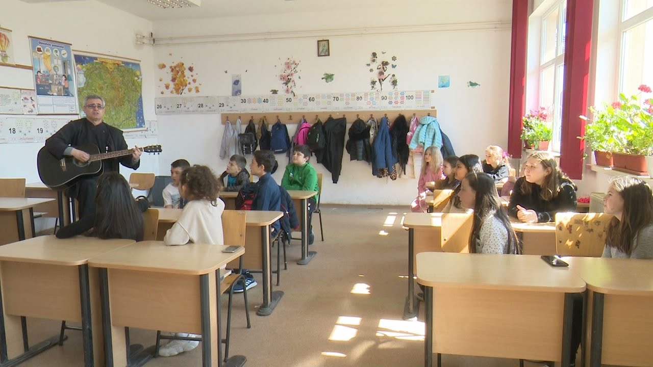 Universul credinţei: Despre natura lucrurilor simple - parohia  Pădureni-Buturugeni (@TVR1)