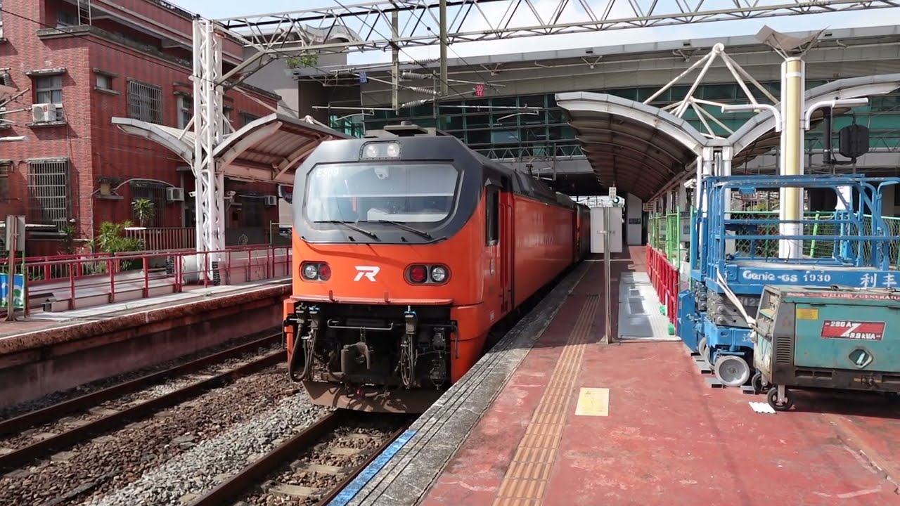 慢慢加速！114次，E500自強急行，斗六發車。