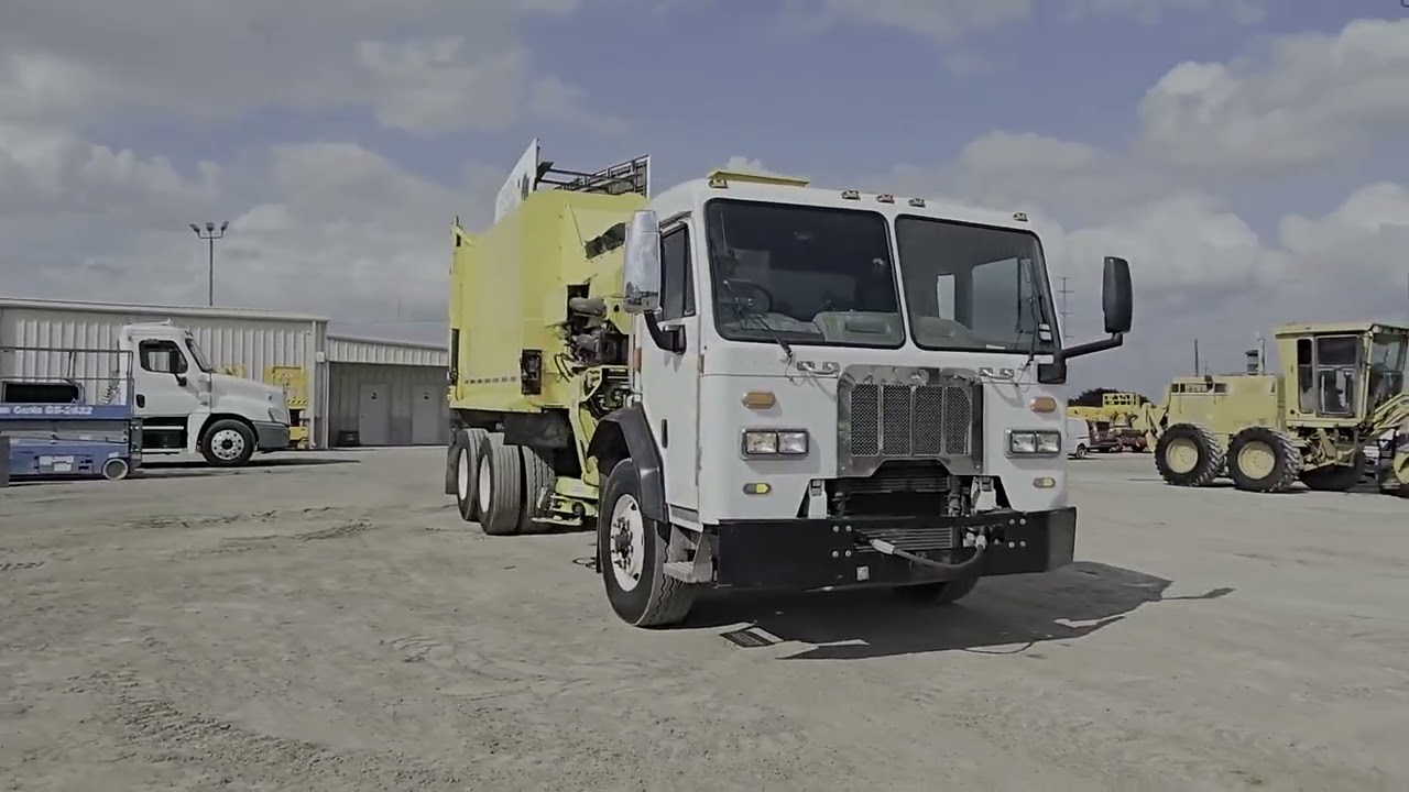 2018 PETERBILT 320 For Sale