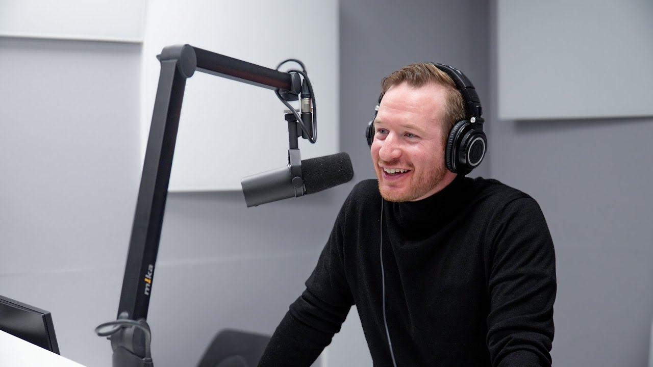 Roman Poláčik: Keď poviem doma zlý fór, stále sa viem zahanbiť | Nedeľný hosť