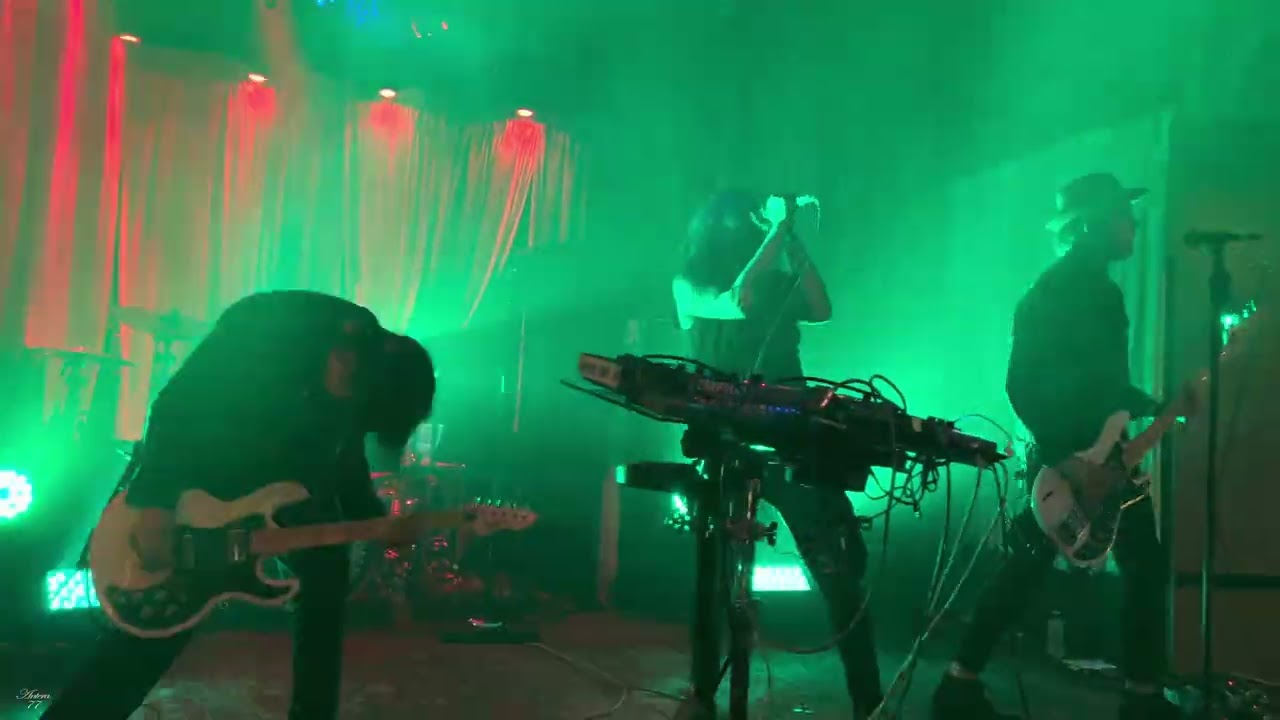 Death Valley High 25Jun2022 4K60 Re-Animation, Down Side Up +5 @Bar Sinister, Hollywood 90028