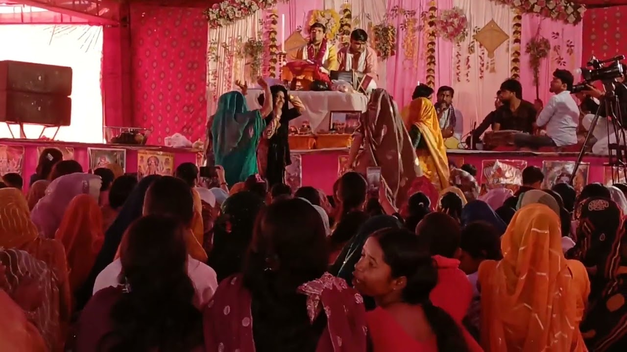 Manish shatri ka bajan bhabhiyo ne kiya kamar tod dance banshi ban jaati 