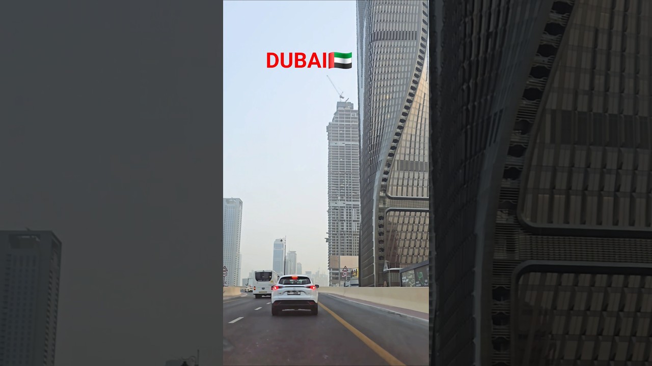 Traveling In Dubai 🇦🇪😍| #shorts #shortsfeed #traveling #dubai #viralsong #skyviews