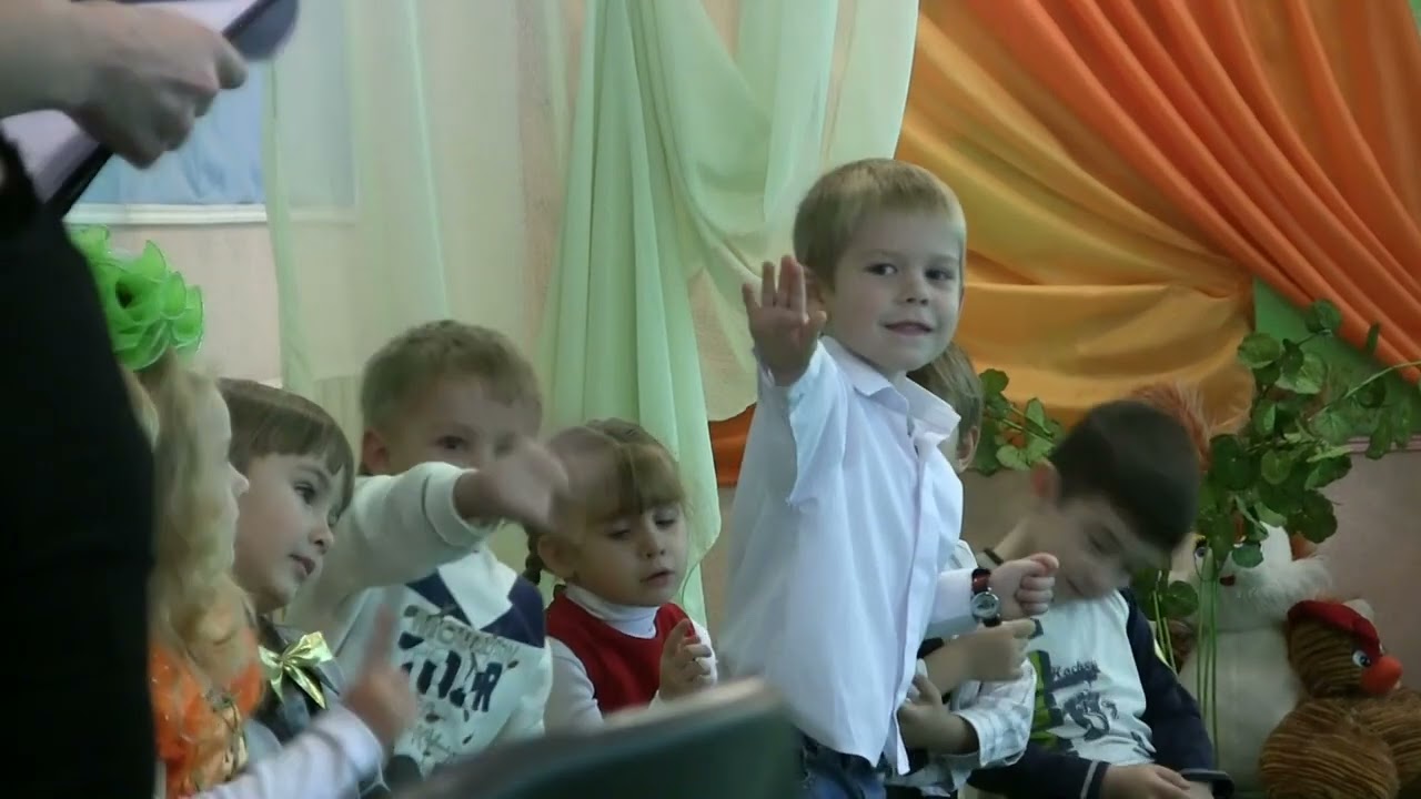 Осенний утреник 2012