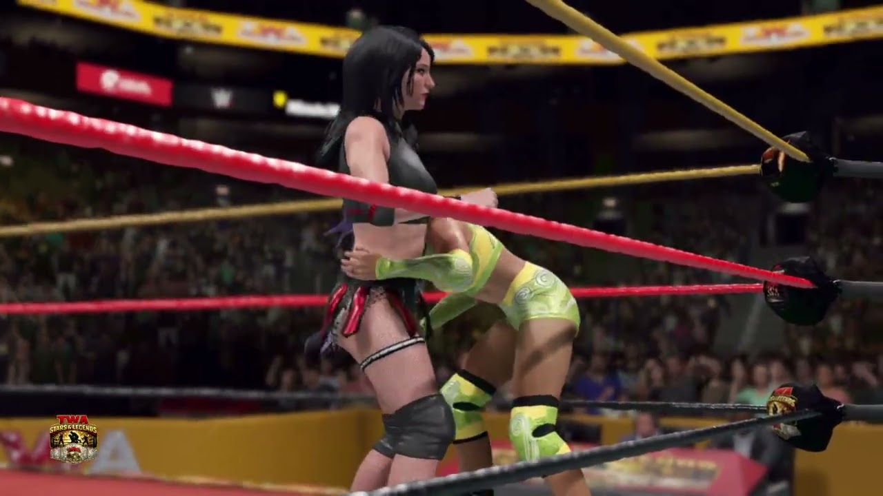 Sarah Santana vs. Candice LeRae