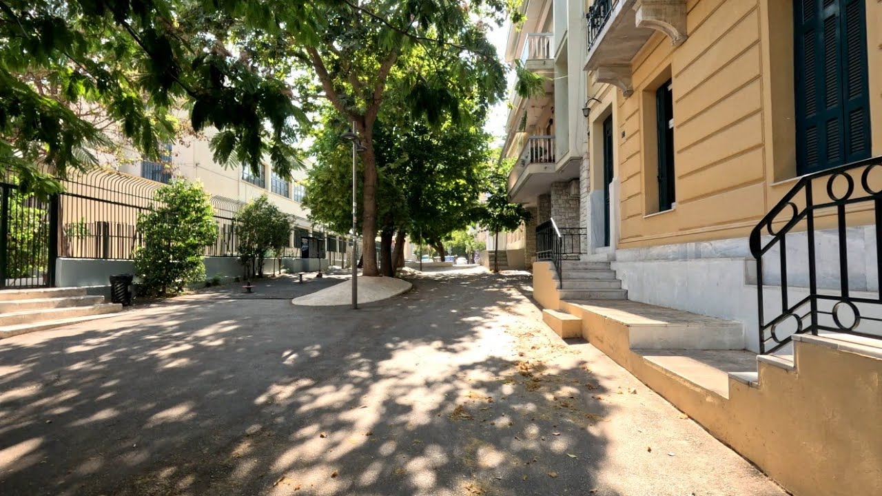 Walking tour Athens in Makrygianni, Syggrou, Koukaki, Plaka areas