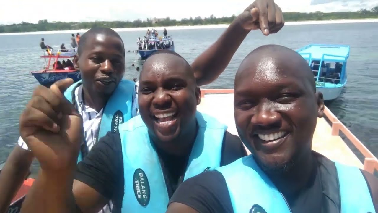 Searching for Dolphins, Boat Cruise, Snorkeling in Mombasa Kenya.