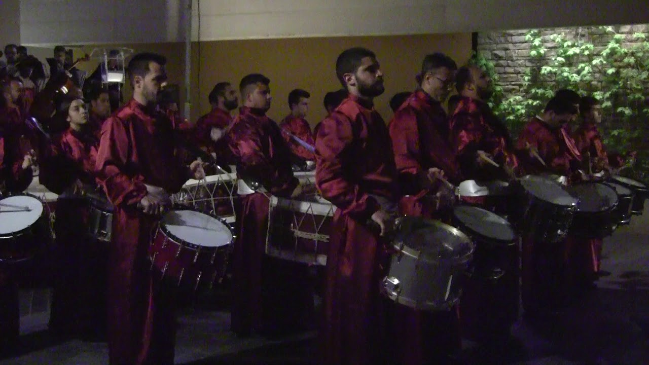 Tambors de Passió interpretando el Toque de Concurso durante el concierto MESTIZAJE 2019.
