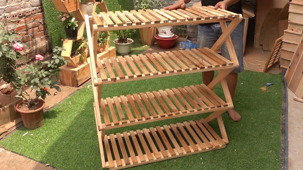 Great Idea Of Recycling Old Pallets / Instructions For Making A Foldable Shoe Shelf