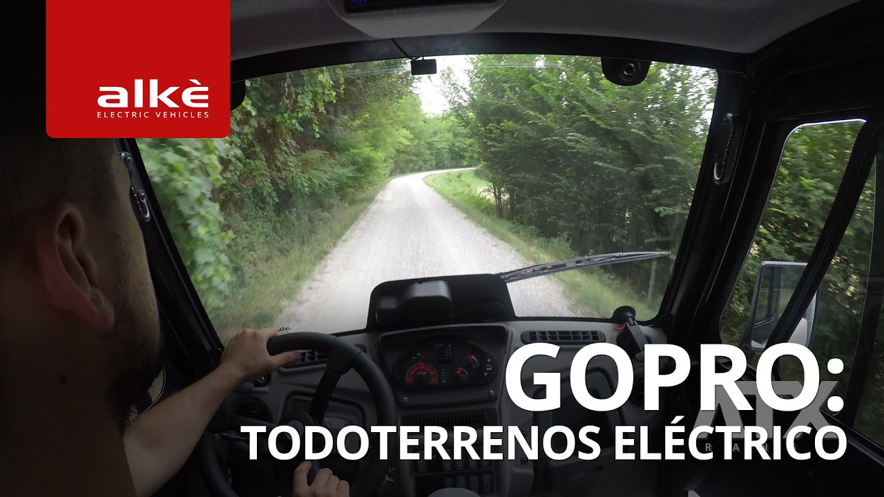 GoPro: ¡Super como se conduce un mini camión eléctrico en el camino sin pavimentar!