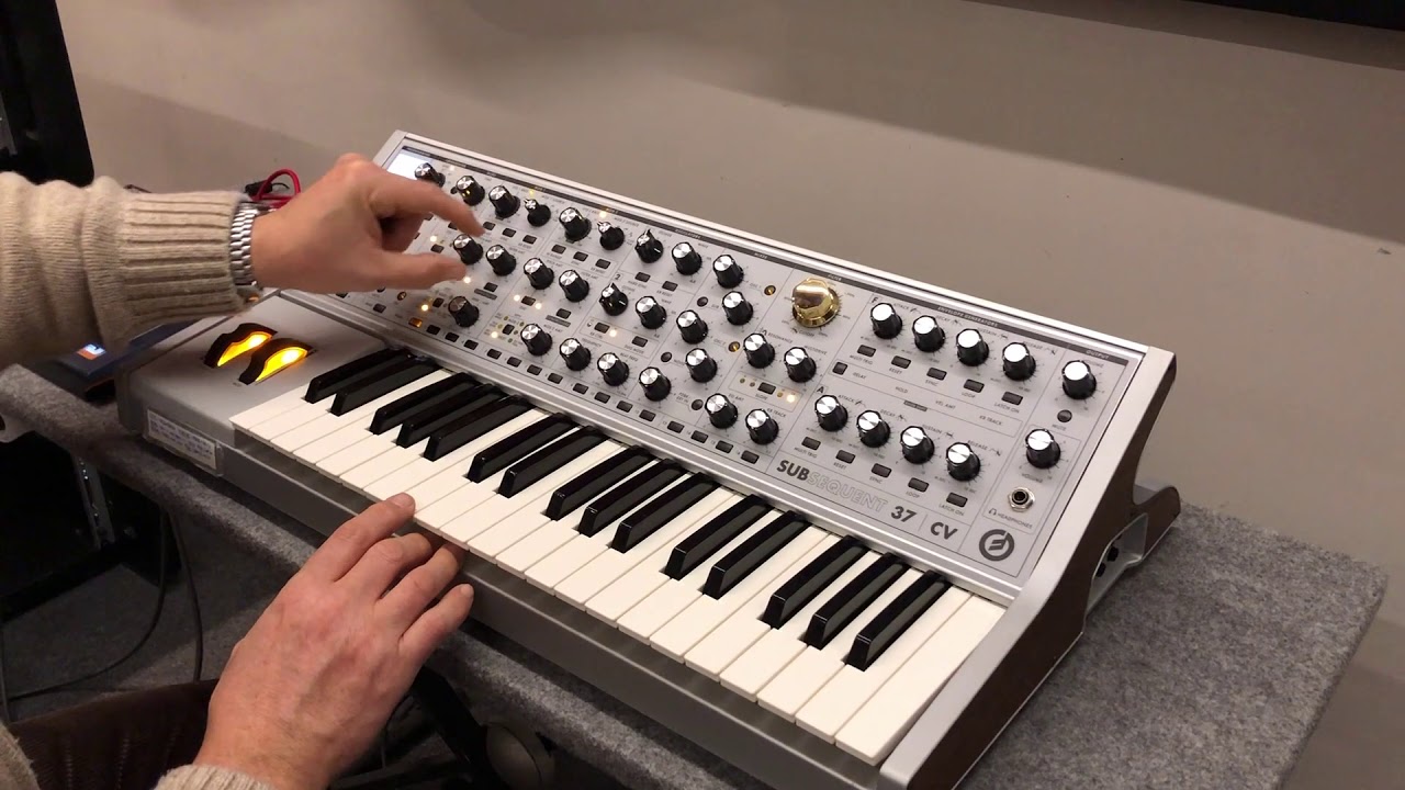 Alla scoperta del Moog Subsequent 37 con Enrico Cosimi