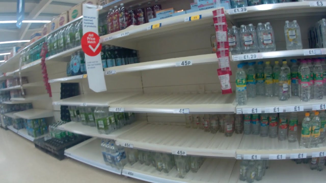 UK Supermercati con scaffali vuoti - Spesa in Inghilterra in un momento di crisi