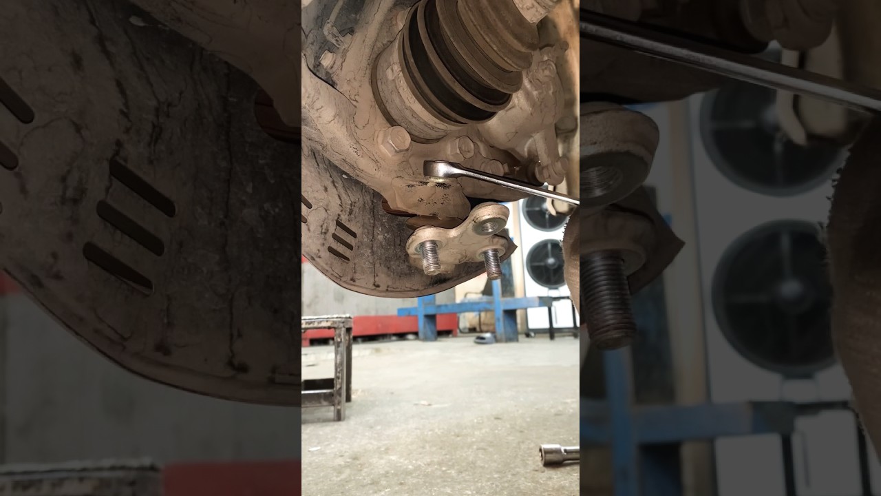 Ball joint replacement Toyota corolla 2.0 XLI 2023 