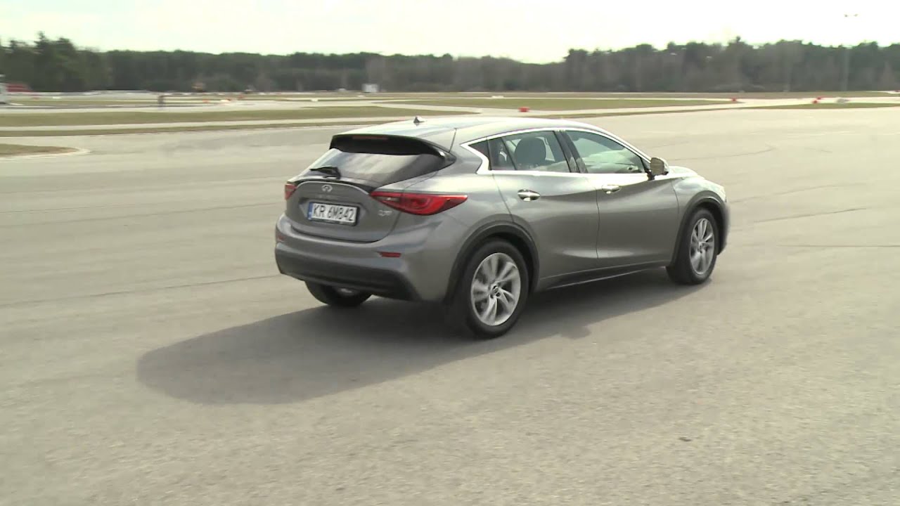 Dziennikarze testują Infiniti Q30 na Torze Jastrząb