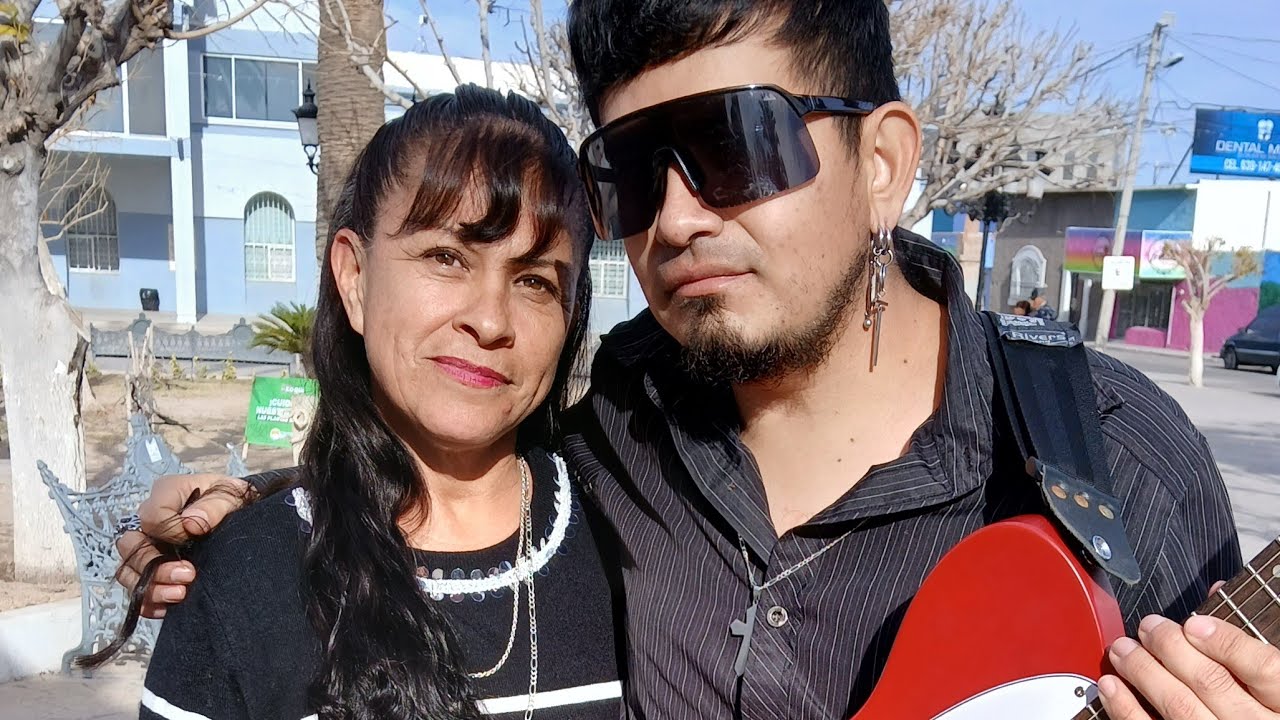 selene.portillo está en vivo un Domingo más con Armando y su nva Imagen 😍