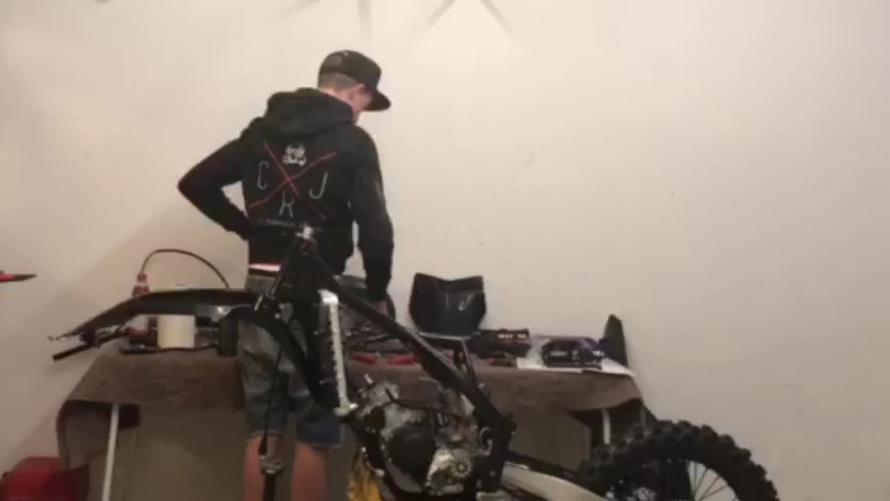 314us.com - Full bike assembling - Pius, the wrench