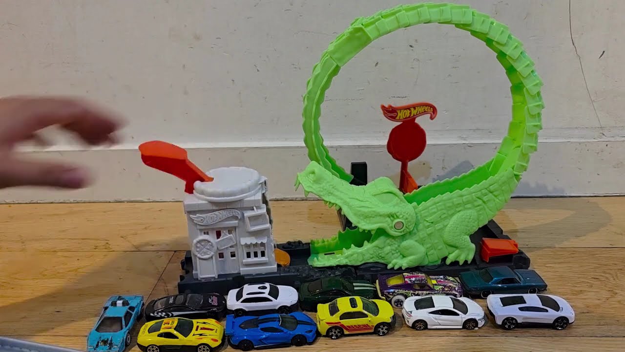 Dragon Spin Toy with Hot Wheels Cars 🚗🔥 Amazing Car Spinner Fun