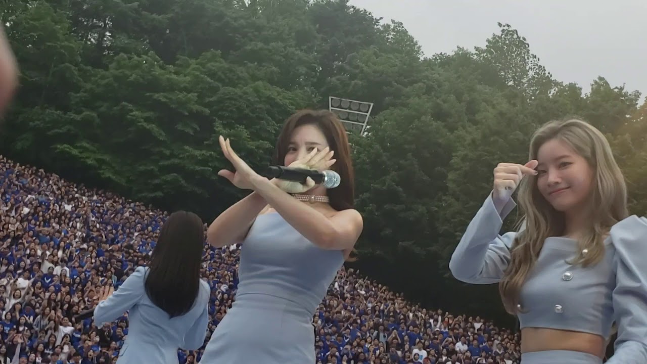 20190517 Twice - Cheer Up (Close Up) [Yonsei - Akaraka]