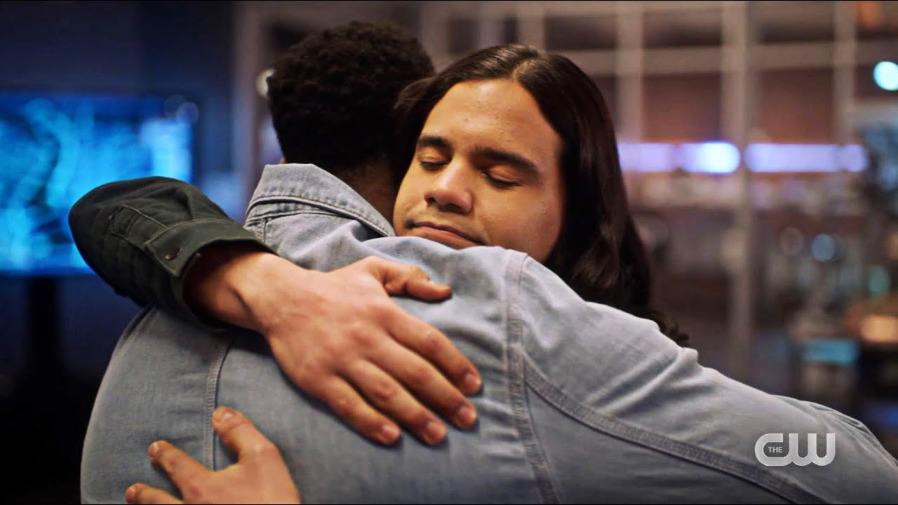 Cisco Says Goodbye to Chester | Farewell Scene | The Flash 