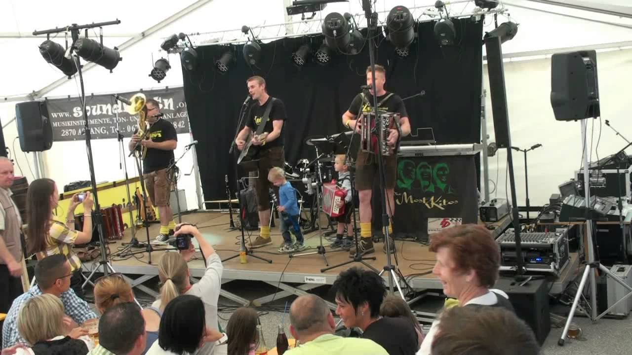 Wir grüßen euch   Die Legrus beim 10 Jährigen Jubliläum der Mostkitos