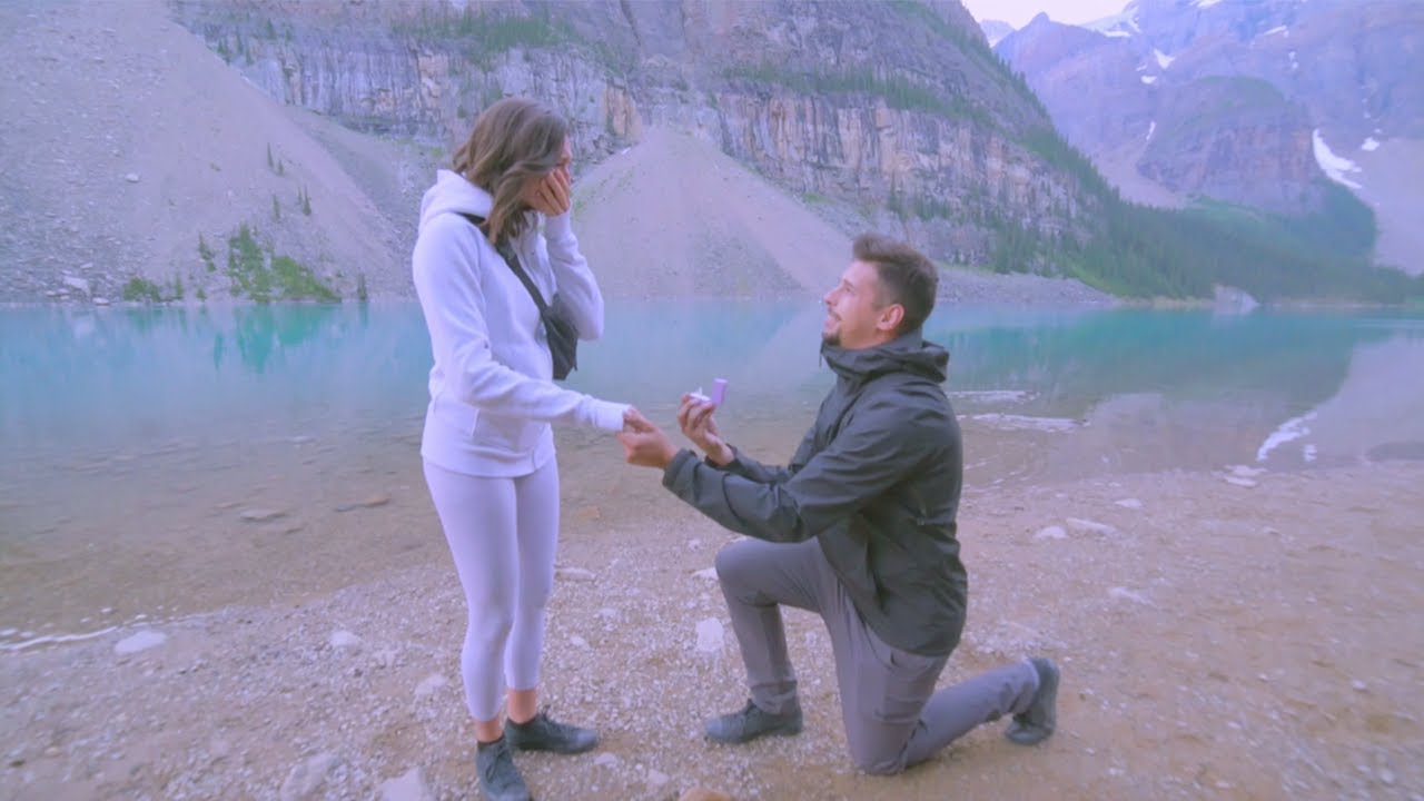 SURPRISE PROPOSAL AT MORAINE LAKE, BANFF NATIONAL PARK, ALBERTA | WE'RE ENGAGED!!!💍