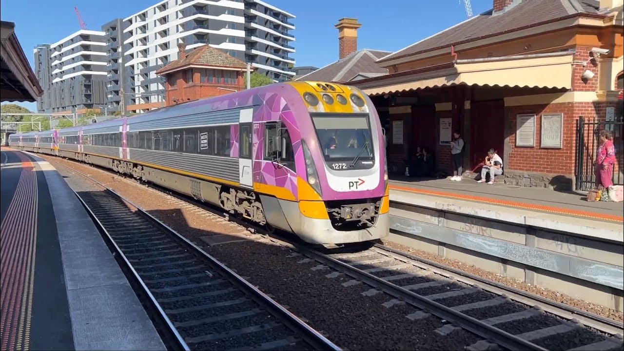 V/Line VL72 & VL127 Arriving at Footscray Station to Bacchus Marsh