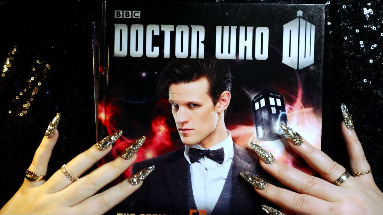 ASMR Book Tapping, Tracing, Page Flipping 📚 Doctor Who ✨ No Talking