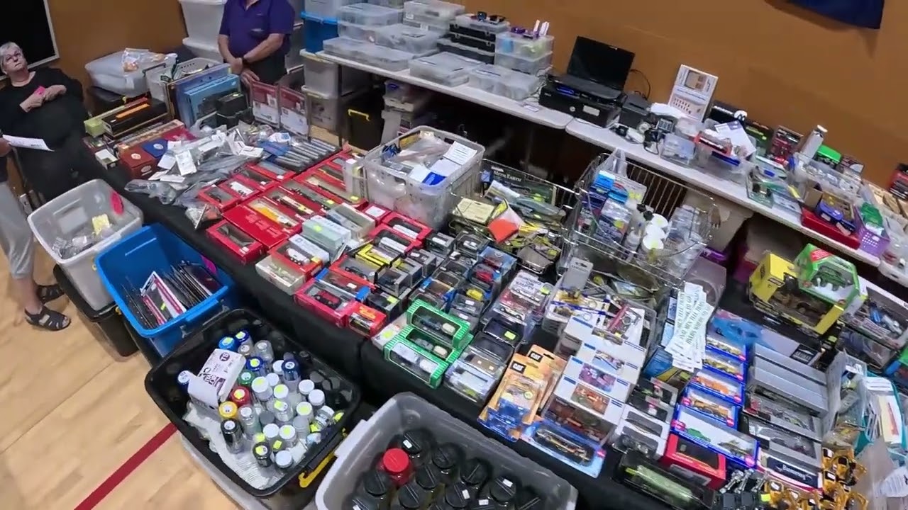 Looking at the Vendors at The Warrnambool Model Railway Exhibition.