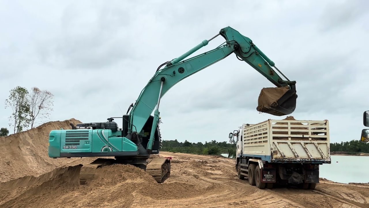 งานท่าทรายหน้าฝนก็วิ่งงานได้ SK330-10โหลดทรายใส่ดั้ม10ล้อ ท่าทรายพรเพชรทรายทอง EP.1632