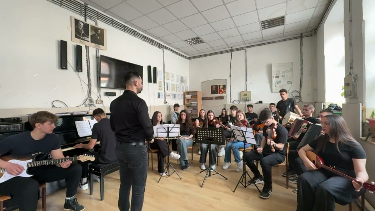 OSU Gimnazija Sv.Kliment Ohridski Ohrid orkestar Narodna Kitka