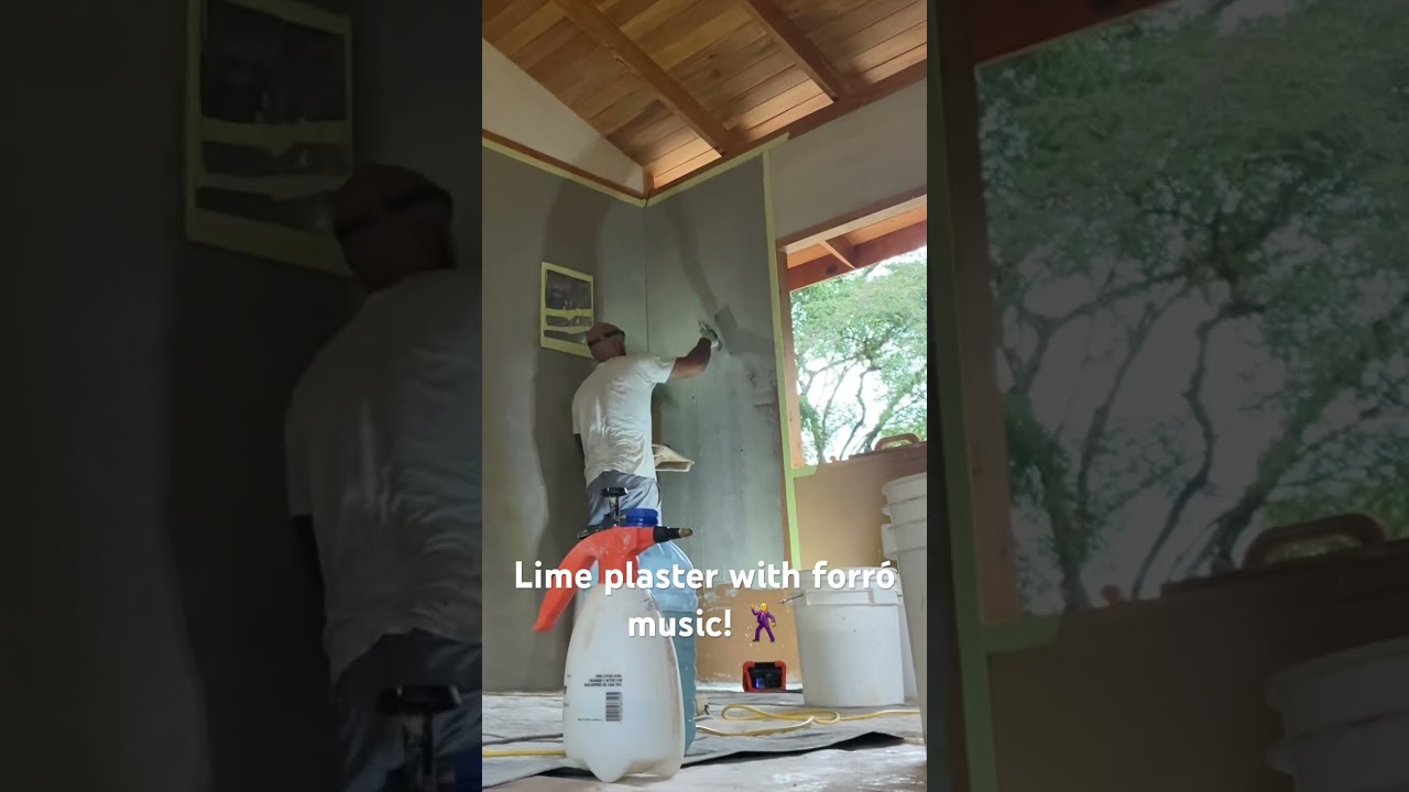 Lime Plaster on Wattle and Daub walls. Repello Fino Con Cal en Pared de Bajareque. Reboco Cal, Taipa