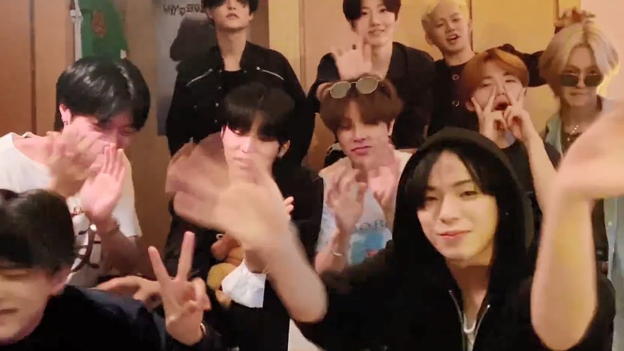 KYUHWAN | HWANKYU ~ talking discreetly on Jaehyuk birthday vlive (220723)