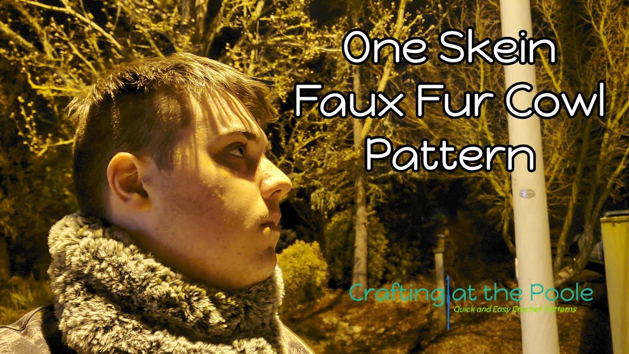 One-Skein Crochet Faux Fur Cowl | Yarn Bee Fur the Moment or Lion Brand Go for Faux!