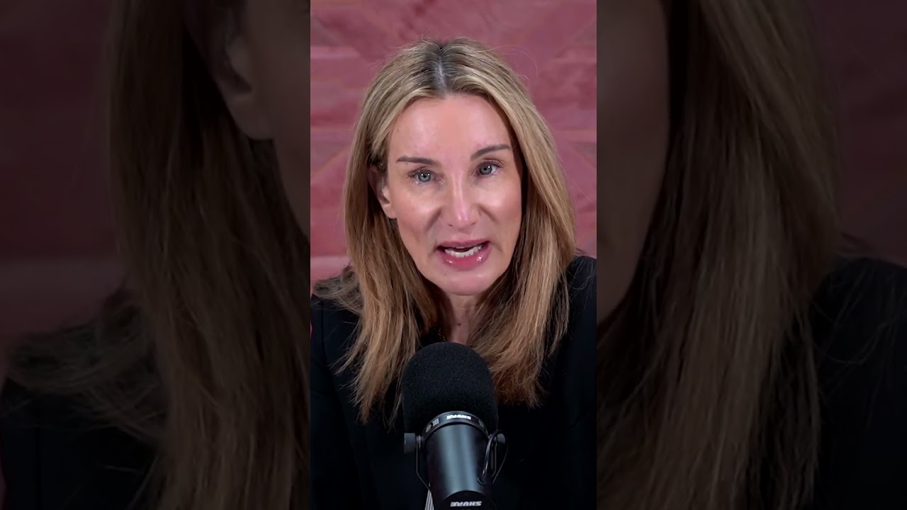 #MAGA УСТРОИЛИ ГОМОФОБНУЮ ИСТЕРИКУ из-за НОВОРОЖДЕННОГО ребенка ВЕДУЩЕГО FOX News!!