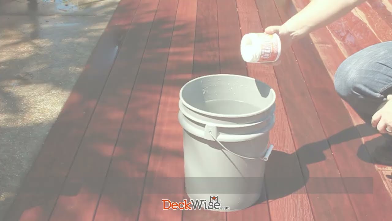 DeckWise&reg; How-To: Hardwood Cleaner & Brightener Application