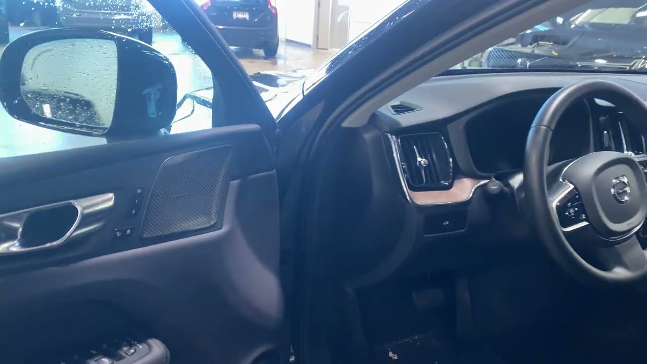 2024 XC60 Plus with 20