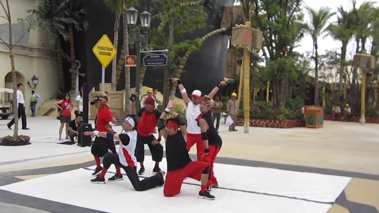 Rockafellas Streetboys 2009 @universal studios singapore (The beginning)