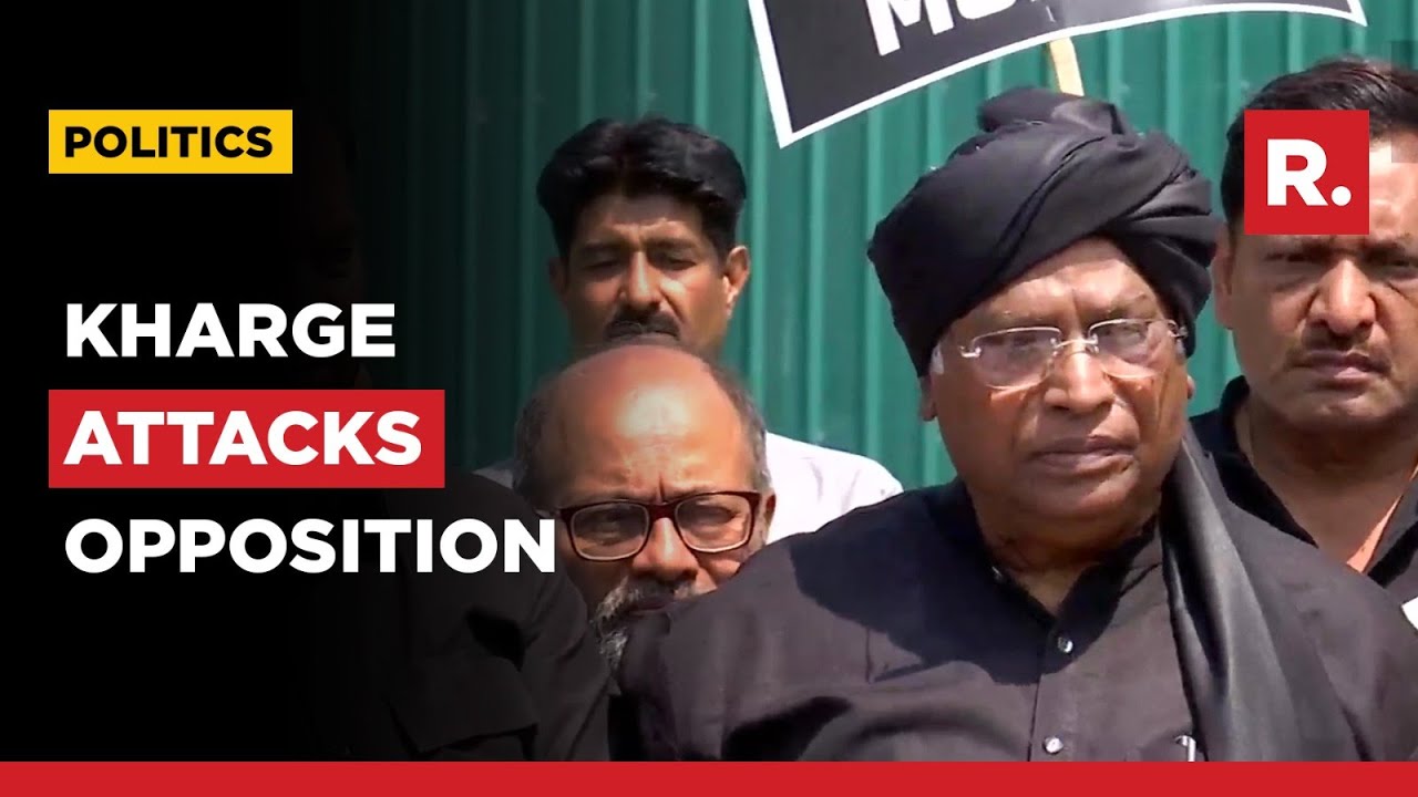 Congress black in anger over Rahul removal, Kharge stuck on 'death of democracy' charge