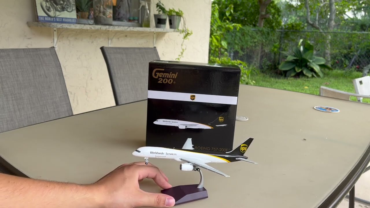 Unboxing of UPS Boeing 757-200f Gemini jets 200