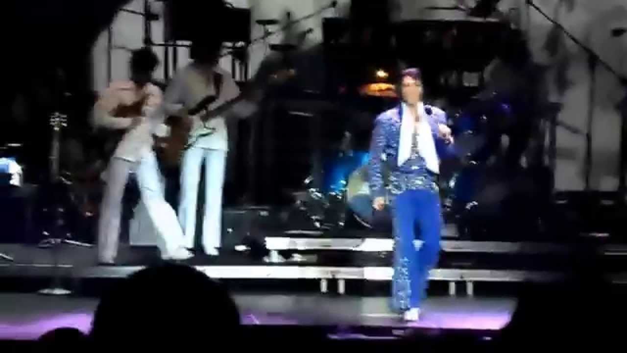 Elvis exp&eacute;rience 1&egrave;re part Paris Palais des Sports 3/01/15 &agrave; 15h30