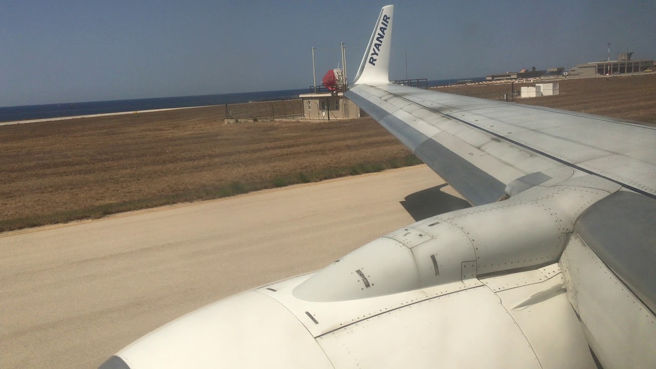 [ENGINE VIEW] Ryanair Boeing 737-800  - Take off from Palermo Puntaraisi Airport (4K)