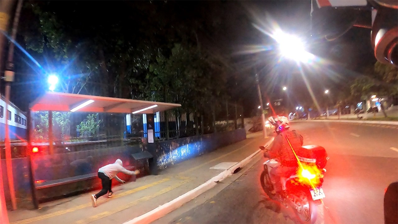 MOTO ROUBADA, CERCO POLICIAL, ESTREIA NA CADEIA