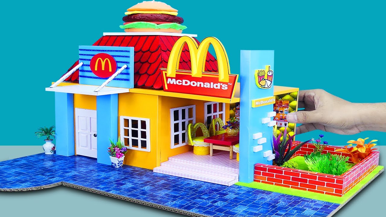 DIY maison miniature en carton #105 💖💕 ! construisez une superbe maison McDonald's pour poupée